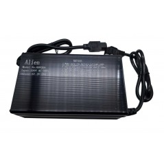 Încărcător Scuter / Tricicletă Electrică Litiu 67.2V 20A – Încărcare Rapidă pentru Baterii Li-Ion 60V (16S)