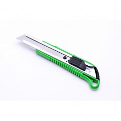 Cutter plastic 18mm