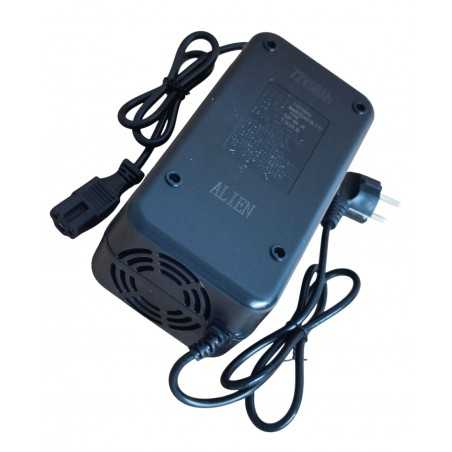 Încărcător Plumb-Acid 72V 58Ah pentru Trotinete, Tricicluri și Biciclete Electrice – 89,3V 7,7A